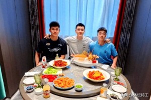 余嘉豪打西乙都费劲，辽篮2新人只打1年西甲图个啥？没钱也没耐心